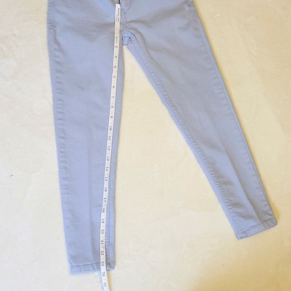 Levi's - Picture 5 of 11